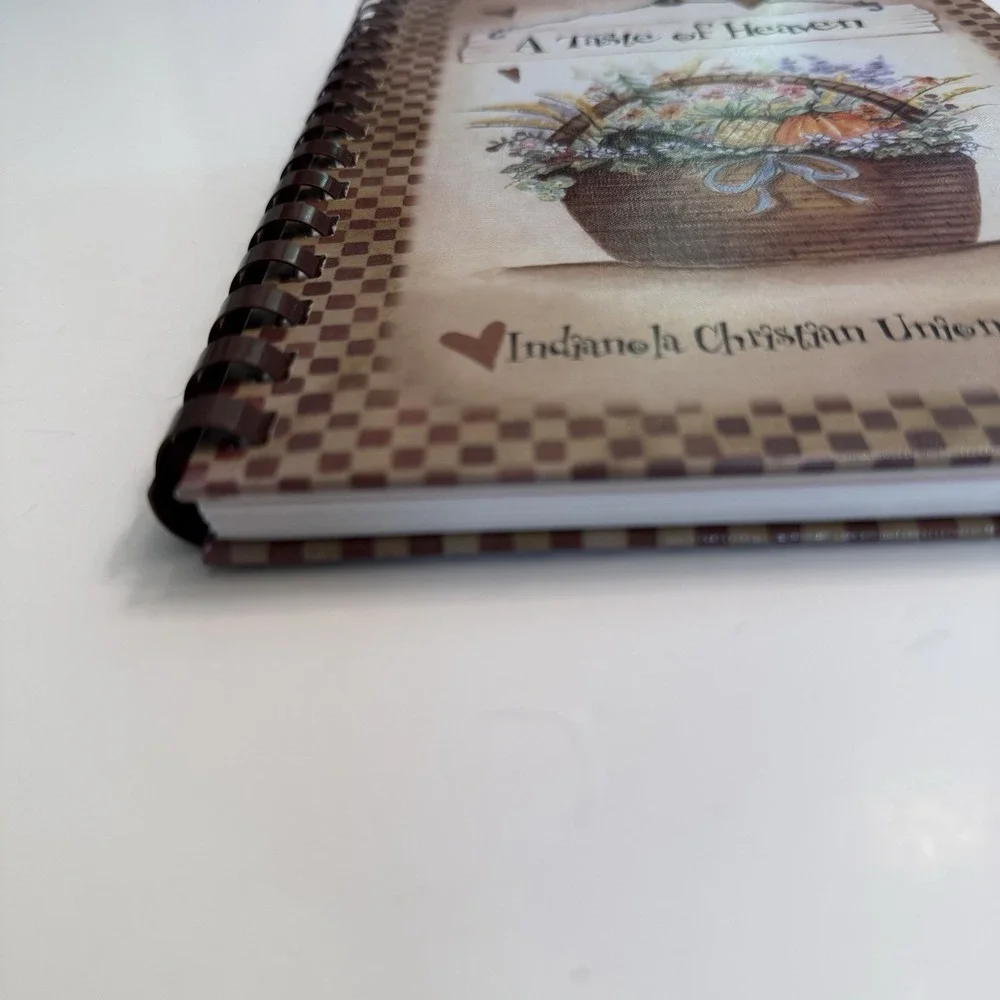 Taste Of Heaven Indianola Christian Union Church Iowa Binder Recipes 2004 VTG